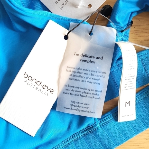 Bond Eye Heatwave Rib Crop Omo Blue Bikini Top NWT Size Medium - Picture 8 of 10